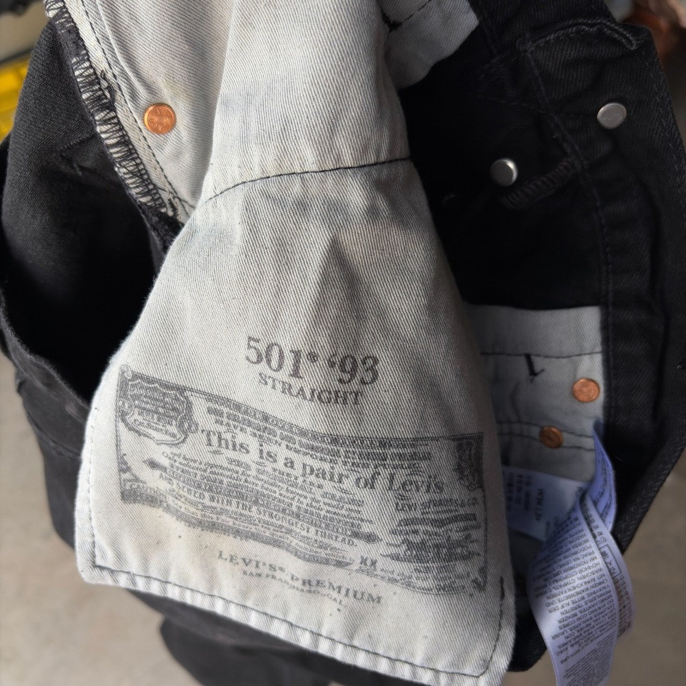 Levi's Premium 501 '93 Straight Button Fly Mens 34x34 Black Denim Frayed Jeans - Picture 6 of 11